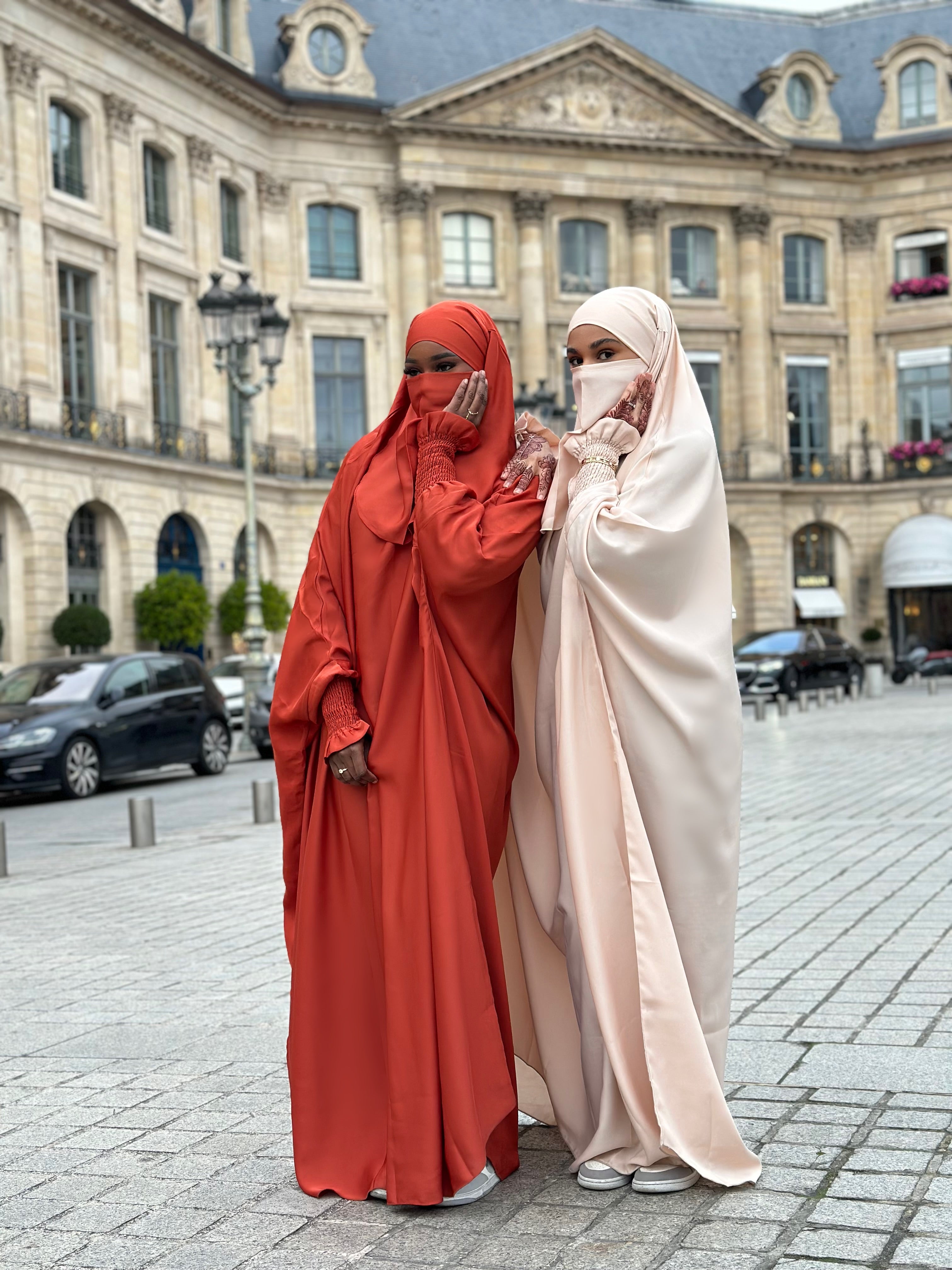 Inspirer la Confiance et l'Élégance : Créatrice d'Abayas et jilbebs