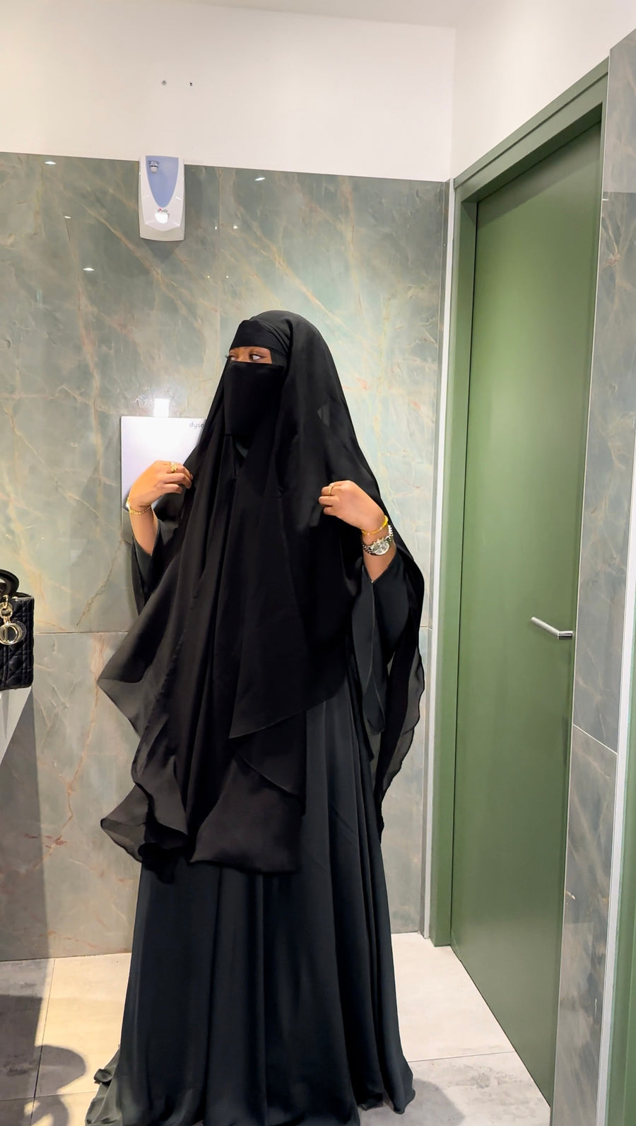 Cape Asma – Élégance Aérienne et Polyvalence Modeste