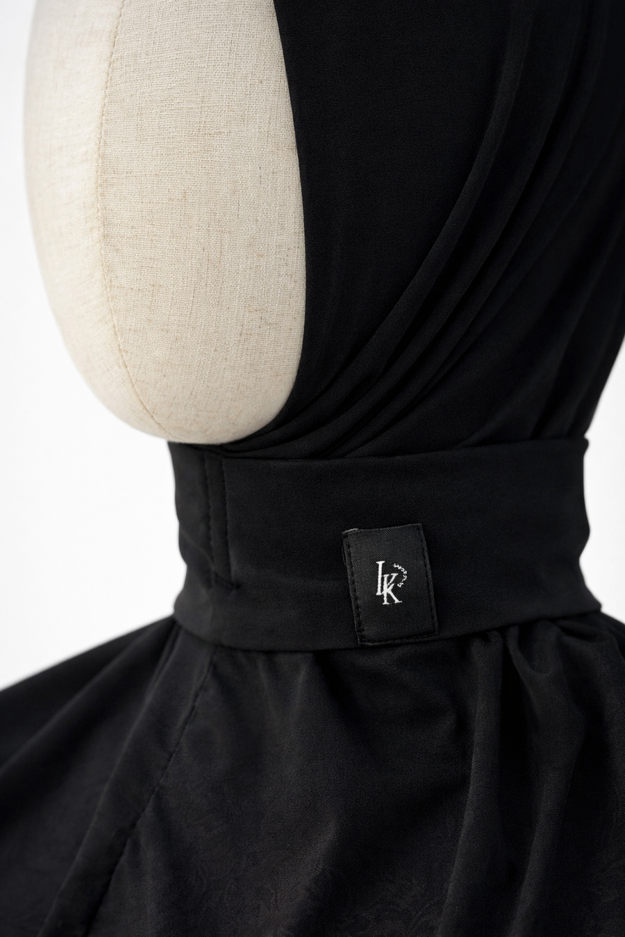 E S S E N C E
 – Cagoule Signature