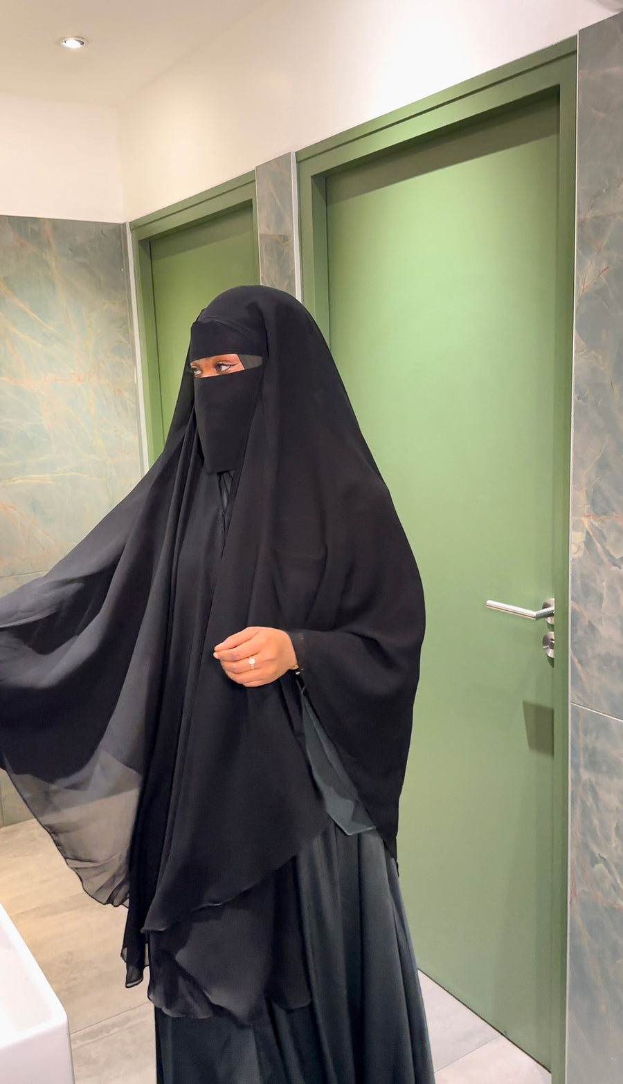 Cape Asma – Élégance Aérienne et Polyvalence Modeste