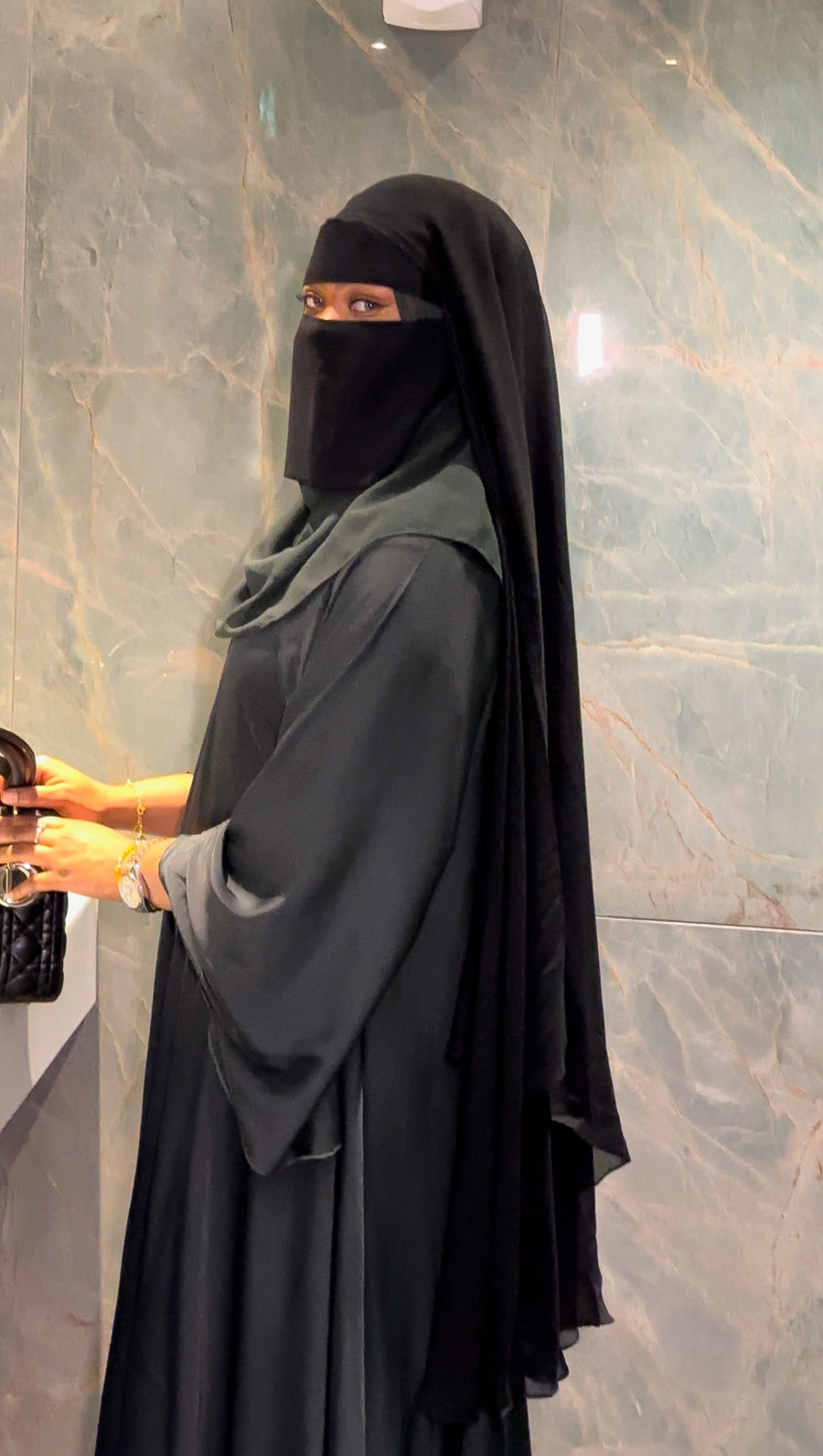 Cape Asma – Élégance Aérienne et Polyvalence Modeste